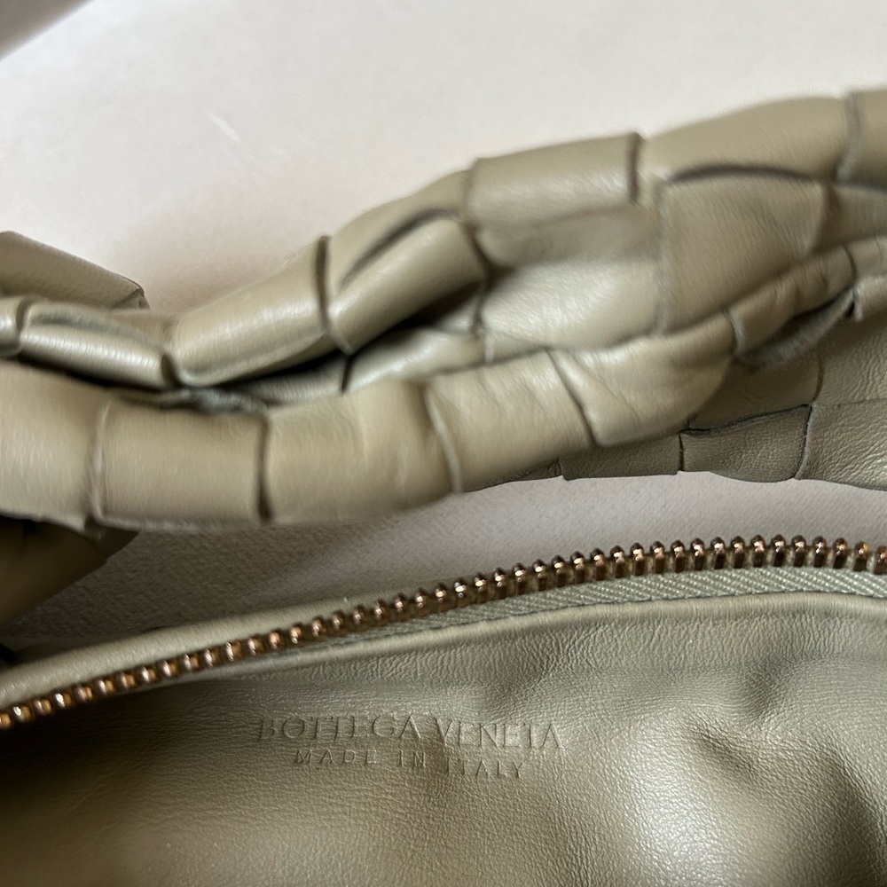 Bottega Veneta Mini Jodie
Intrecciato Sauge Sage Leather Knot
Gold Hardware - Picture 8 of 10